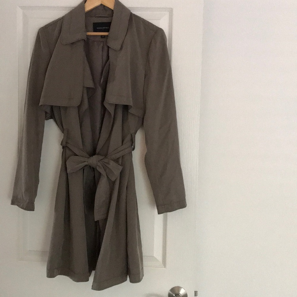 Banana Republic trench, size M